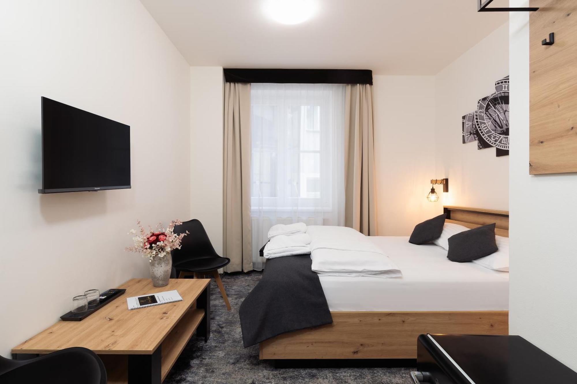 Prague Old Town Liliova Garden Hotel Екстериор снимка