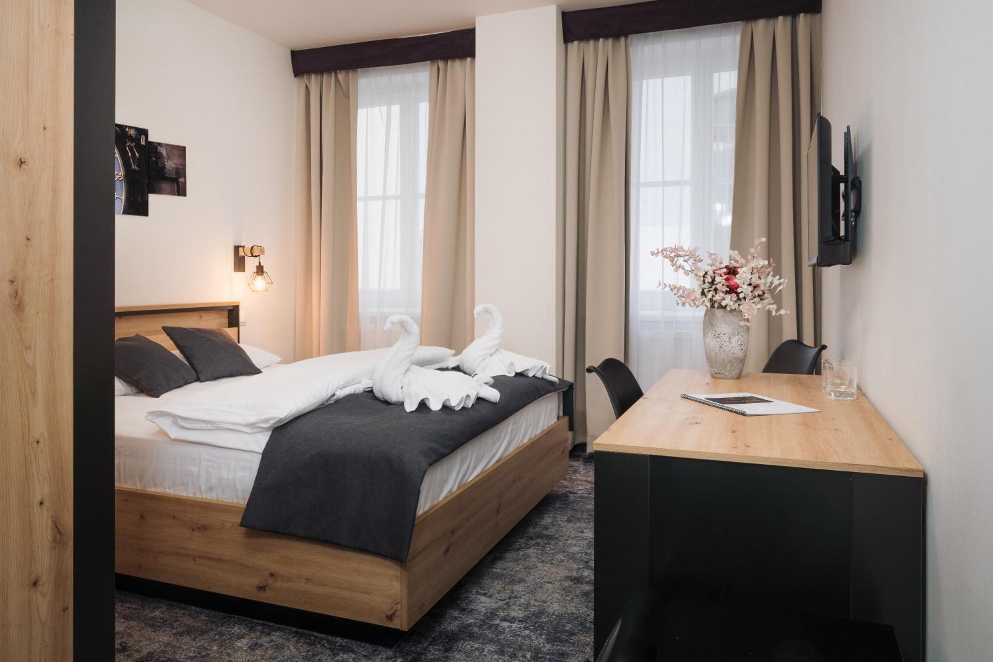 Prague Old Town Liliova Garden Hotel Екстериор снимка